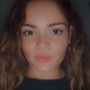 Meet your Posher, Detra